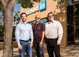 União Europeia aprova compra da LinkedIn pela Microsoft.