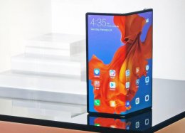 Celular dobrável da Huawei será lançado até setembro, diz executivo.