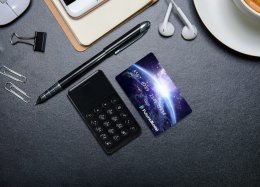 Celular japonês roda Android e tem o tamanho de um cartão de crédito
