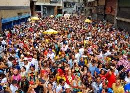 Perdeu o celular no carnaval? Saiba o que fazer