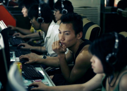 Empresas chinesas oferecem acompanhantes gamers para jogadores solitários.