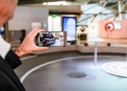 Google lança tecnologia de realidade aumentada para comprar carro pelo celular.