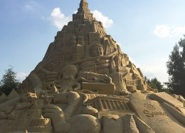 Maior castelo de areia do mundo entra para o Guinness