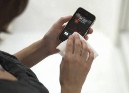 Como limpar corretamente a tela do smartphone e do notebook.