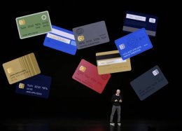 Apple cede ao criticado cartão de crédito para devolver brilho ao iPhone.
