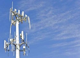 Senado aprova lei que obriga instalação de bloqueadores de celular em presídios.
