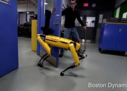 Robô da Boston Dynamics abre portas mesmo com alguém tentando atrapalhar