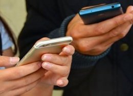 Estudo: smartphones estariam reduzindo o uso de drogas entre jovens.