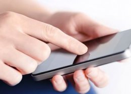 Pesquisa: pessoas checam o smartphone 85 vezes por dia.