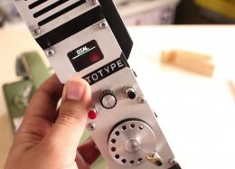 Usuário constrói celular com discador rotativo dos telefones antigos