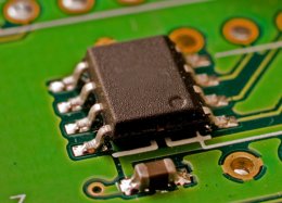 Pesquisadores criam microchip com 1.000 processadores