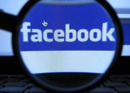 Filha aciona a Justiça para forçar pais a excluir fotos suas do Facebook.