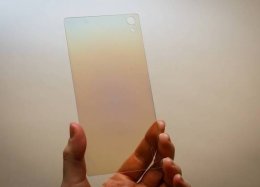Telas de celulares feitas com diamante chegam em 2019, diz empresa