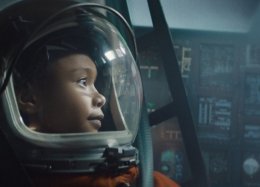 Itau? transforma “Starman”, de David Bowie, em “Stargirl”