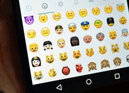 WhatsApp para Android recebe emojis que mudam de tamanho
