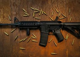 YouTube vai proibir vídeos que promovam armas de fogo e seus acessórios