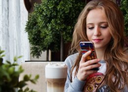 70% do tempo gasto na internet acontece a partir de telefones celulares