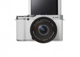 Fujifilm: com visor móvel, X-A2 é a nova câmera dedicada a fãs de selfies.