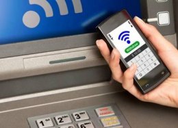 Bancos começam a aceitar celulares em vez de cartões em caixas eletrônicos.