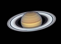 Hubble captura imagem tão bela de Saturno que nem parece real.