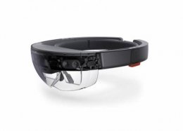 Funcionários da Microsoft usam o HoloLens para 
