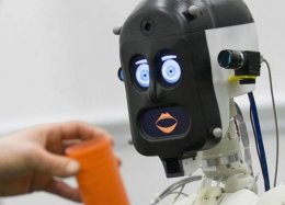 China começa a testar troca de farmacêuticos por robôs