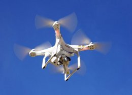 Curso online de pilotagem de drones é anunciado no Brasil.