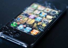 Nova tecnologia pode regenerar tela rachada de celular.
