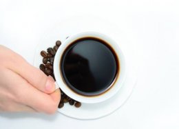 Café pode reduzir em até 50% o risco de retorno de câncer de mama, afirma estudo com mais de 1.000 pacientes.