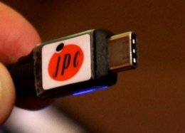 Finalmente! Empresa cria cabo USB reversível.