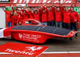 Carro solar é vendido por 317 mil euros em leilão na Holanda.