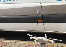 Drone ganha de ambulância na corrida para prestar primeiros socorros.